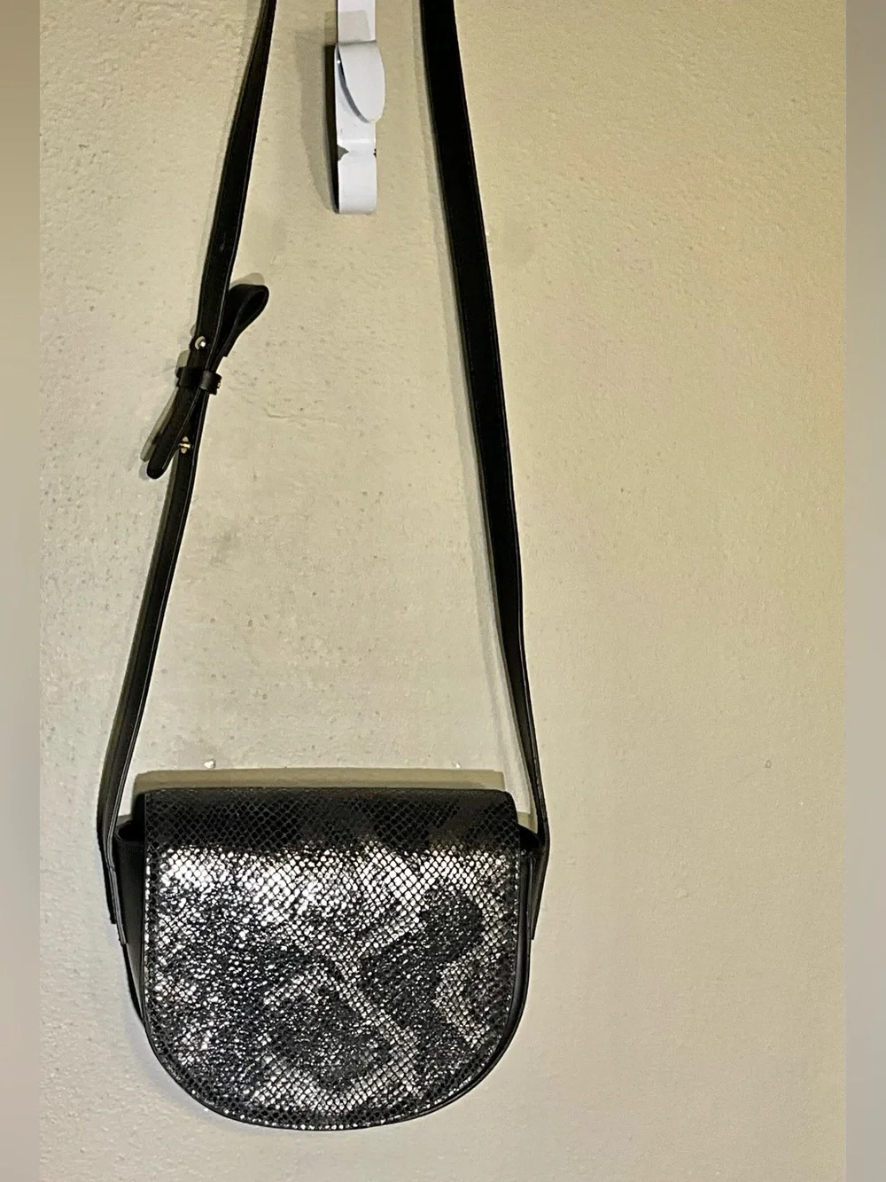 N/A stylish black
